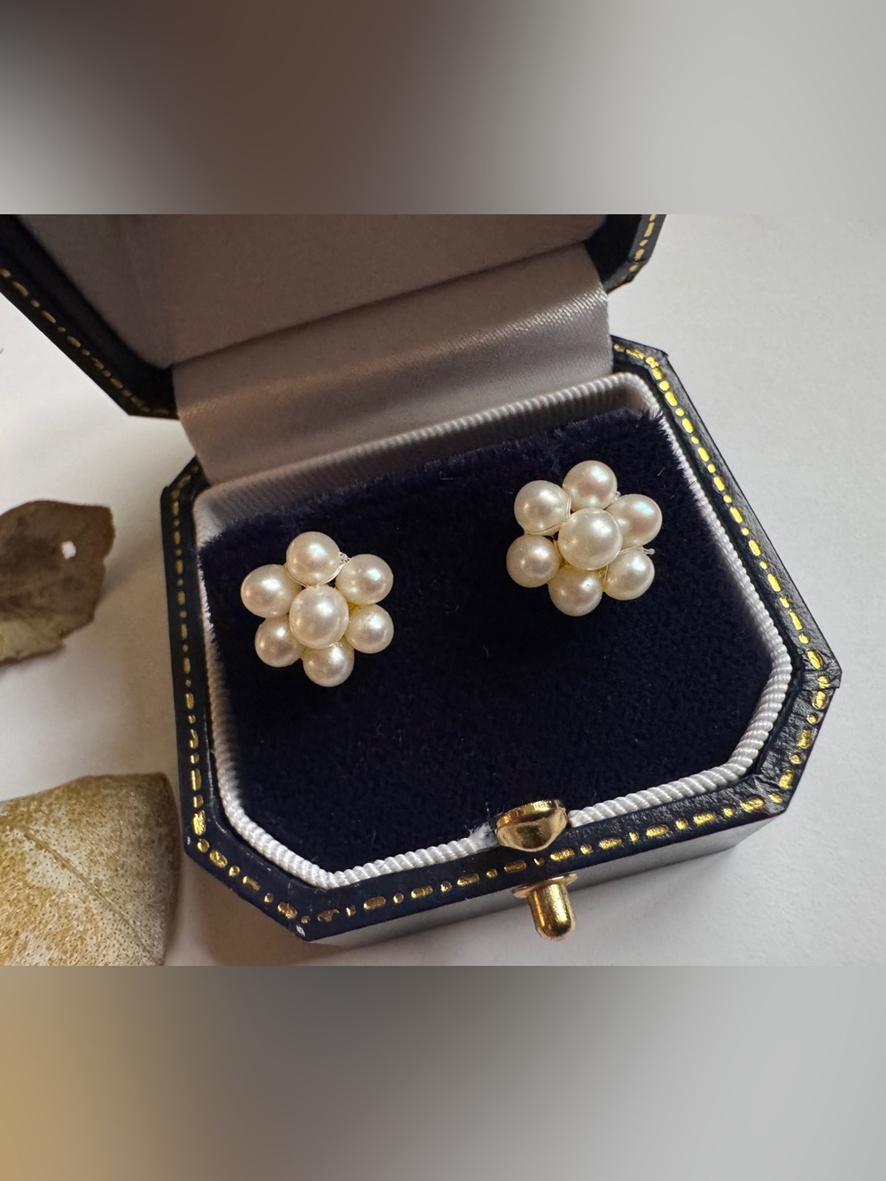 14k Gold Pearl Cluster Stud Earrings - Picture 4 of 6